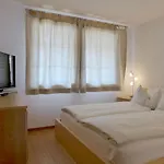 Laerchehus Ost By Interhome Daire Kandersteg